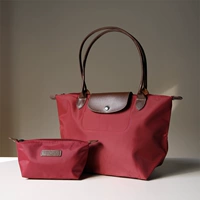 Красная косметичка