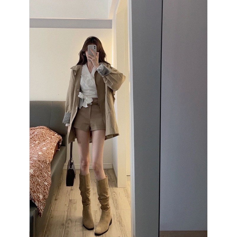 Khaki Shorts for Women, Winter and Spring/Autumn Outerwear, Petite Size, 2026 New Style, Slim Fit Leggings, High-Waisted Hot Pants