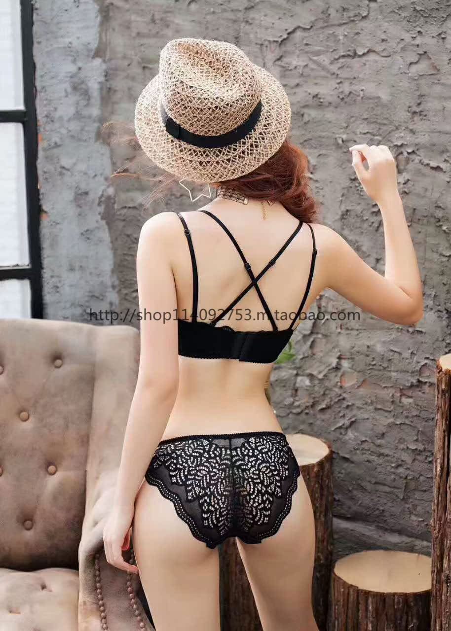 Happy Bikini Fox No Steel Ring Small Bra Lace Beauty Back Sexy Đồ lót ba điểm Gathering Bra Set quần chip