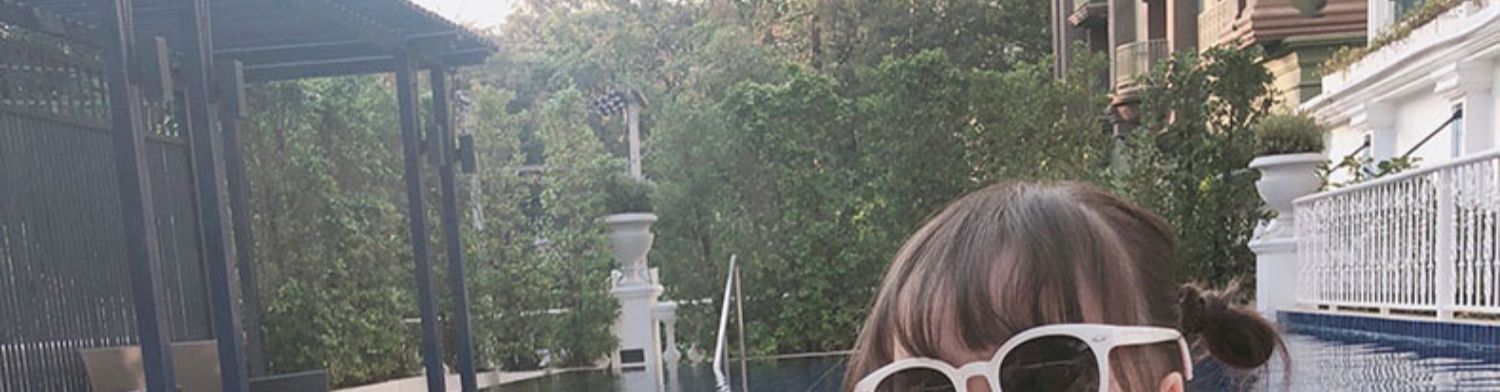 Ins mẫu người mẫu đồ bơi trẻ em gái cô gái kiểu dáng em bé áo tắm một mảnh cô gái đồ bơi bé trai - Bộ đồ bơi của Kid áo tắm trẻ em