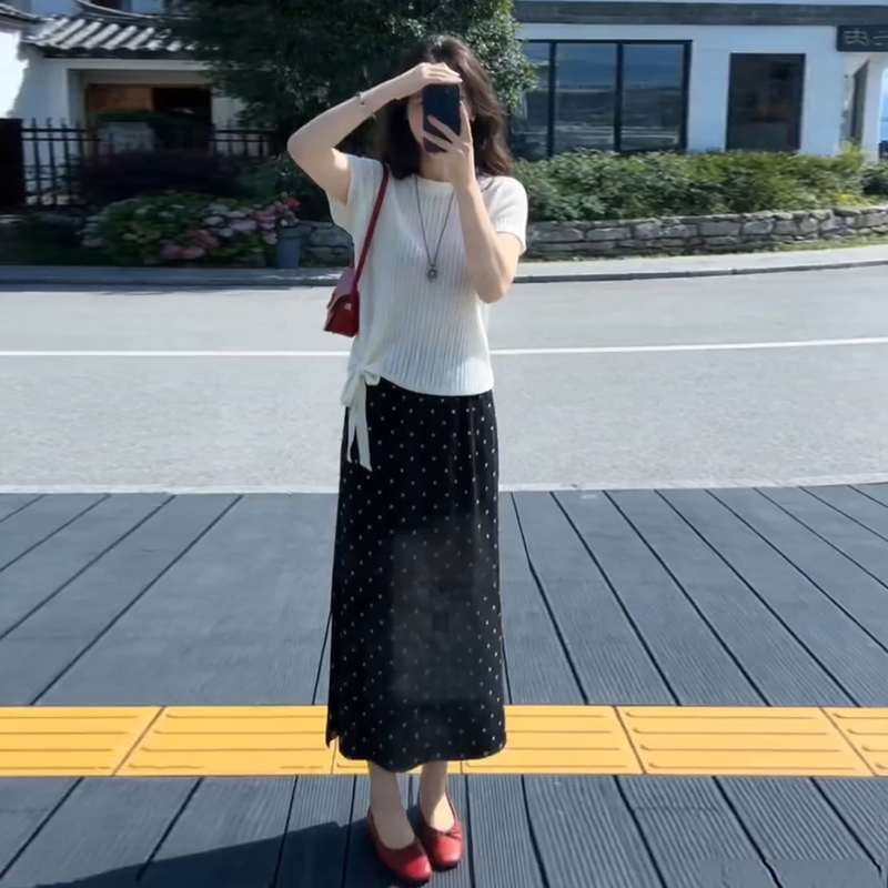 Gorgeous Korean-Style Outfit, a Complete Set of Black Polka Dot Dresses for Women, Summer 2026 New Model, Beautiful Long Dress