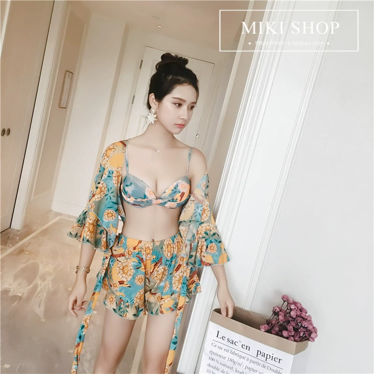 Phiên bản Hàn Quốc của bộ bikini áo tắm bốn mảnh in hình áo tắm bằng thép tấm của phụ nữ tụ tập cùng nhau phẳng phiu giảm béo bụng áo tắm mùa hè - Bikinis