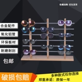 Белый стенд, солнцезащитные очки