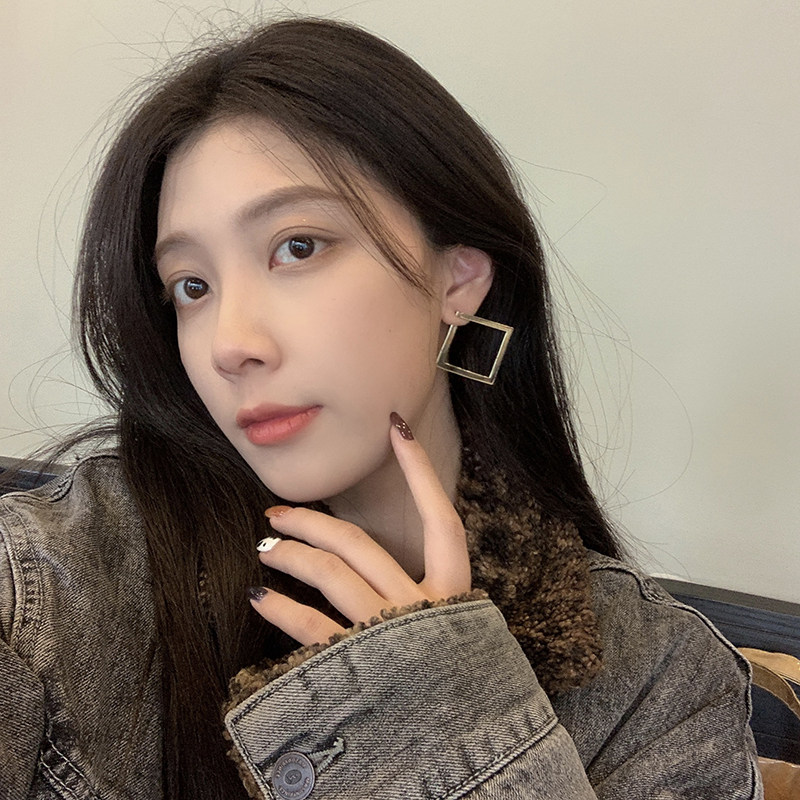 European and American wind ear decoration large ear ring retro port wind exaggerated ear-pin chilly with no earthy ear clip women