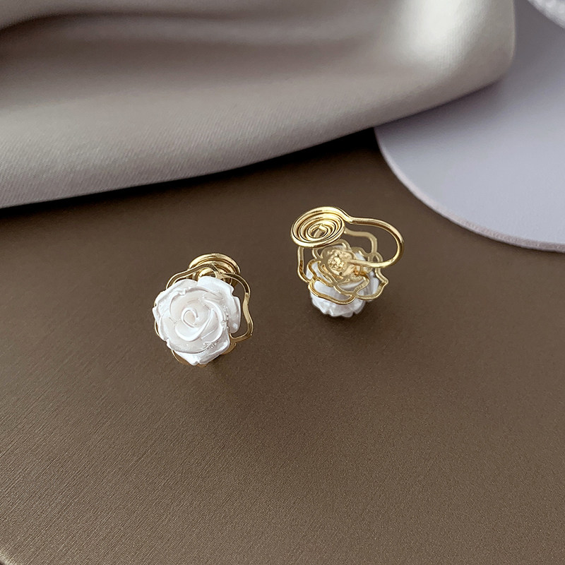 Mosquito Coil Pan Ear Clip Without Earbuds Double Layer Flowers Elegant Ear Needle Method Vintleness Retro Gentle Ins White Rose Earrings