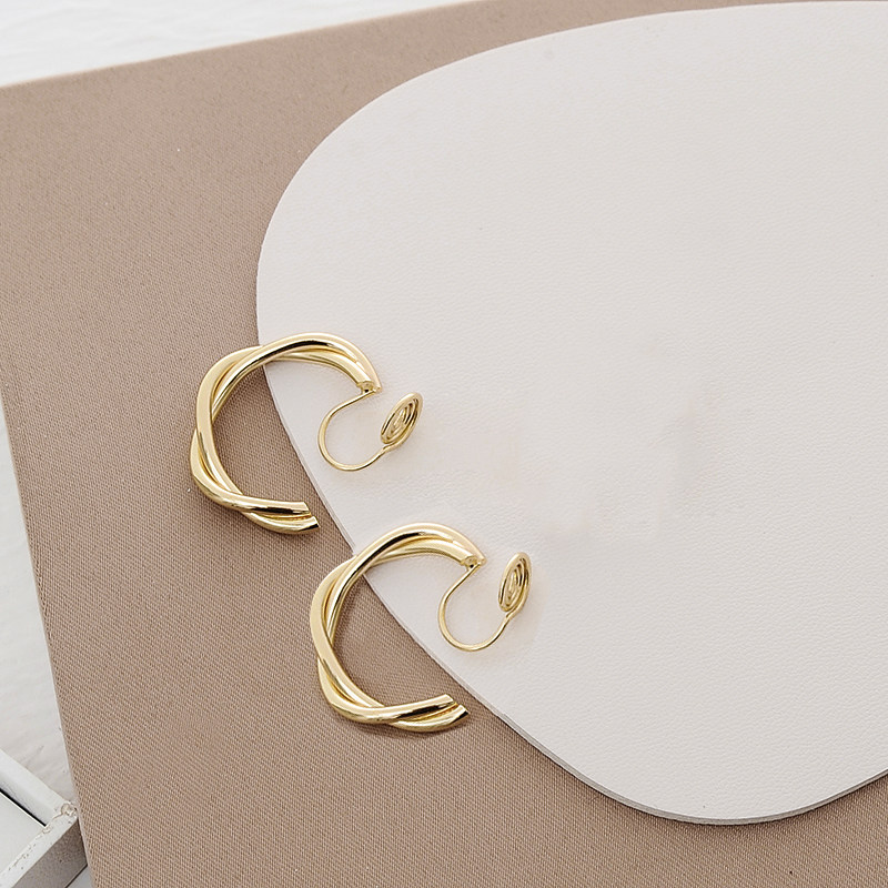 Mosquito Coil Dish Ear Clip Without Earhole Woman Summer style Temperament Brief Dons C Type Twist Ear Accessories Brief Metal Earrings