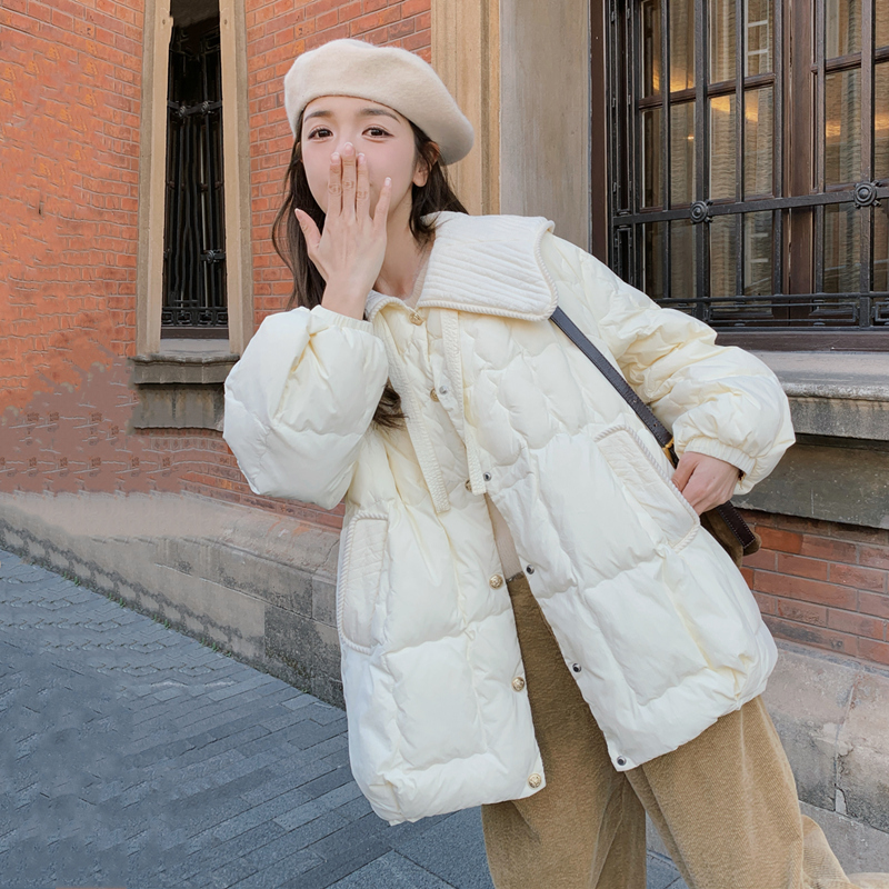 Off-White Doll Collar Petite White Duck down Jacket for Women, 2026 Winter New Style, Sweet and Age-Reducing Loose Coat