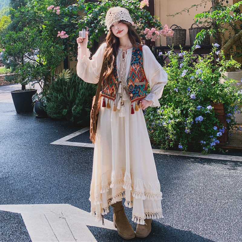 Ethnic Style Dopamine Sweet Vest Two-Piece Dress Set for Women, New Autumn French Style Gentle Temperament Tassel Long Dress Ethnic Style Dopamine Sweet Vest Two-Piece Dress Set for Women, New Autumn French Style Gentle Temperament Tassel Long Dress