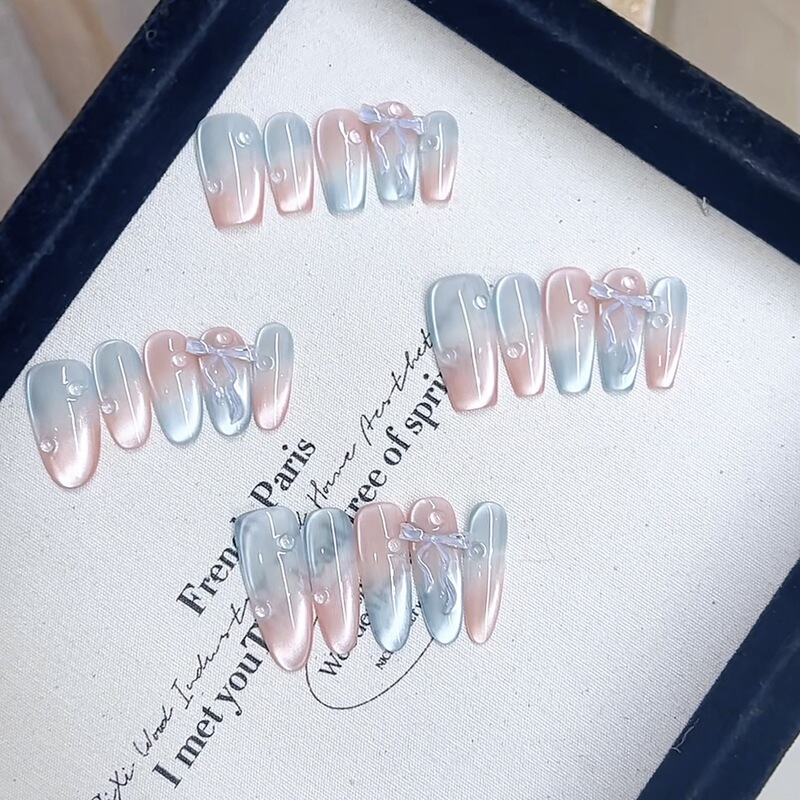 Cool and Elegant, Ice-Clear Light Pink-Blue Light-Catching Cat-Eye Gradient Transparent Water Drop Three-Dimensional Ribbon Bow Nail Art