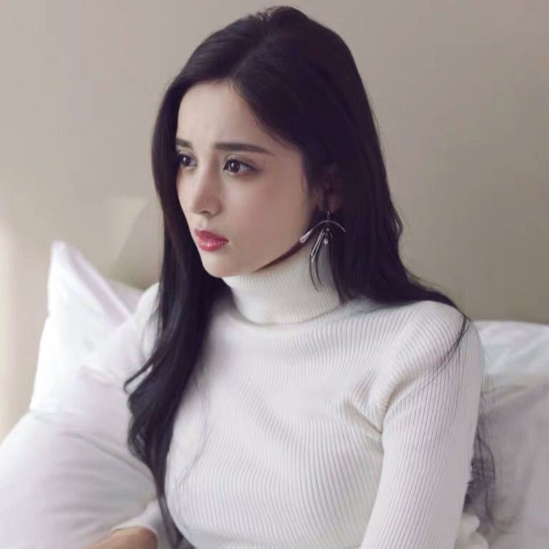 High-End Tops for Autumn and Winter 2025, New White Turtleneck Base Shirt for Women, Stylish Thickened Slim-Fit Sweater