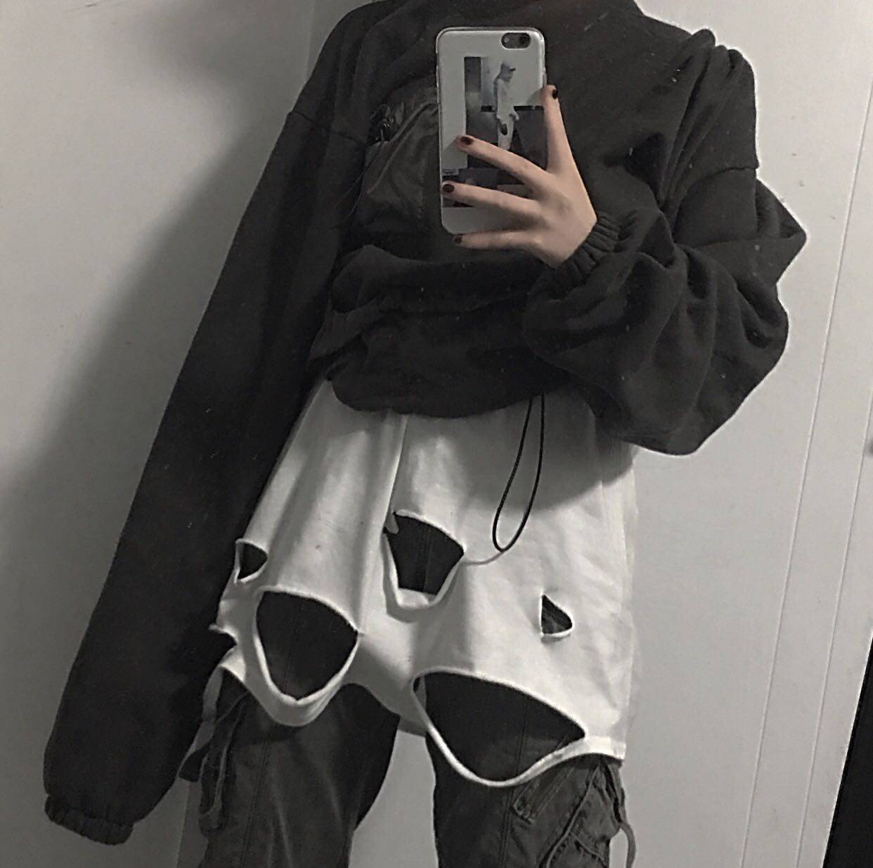 FUNCKFASSS 19SS hole tearing casual all-match short-sleeved black and white gray three-color into