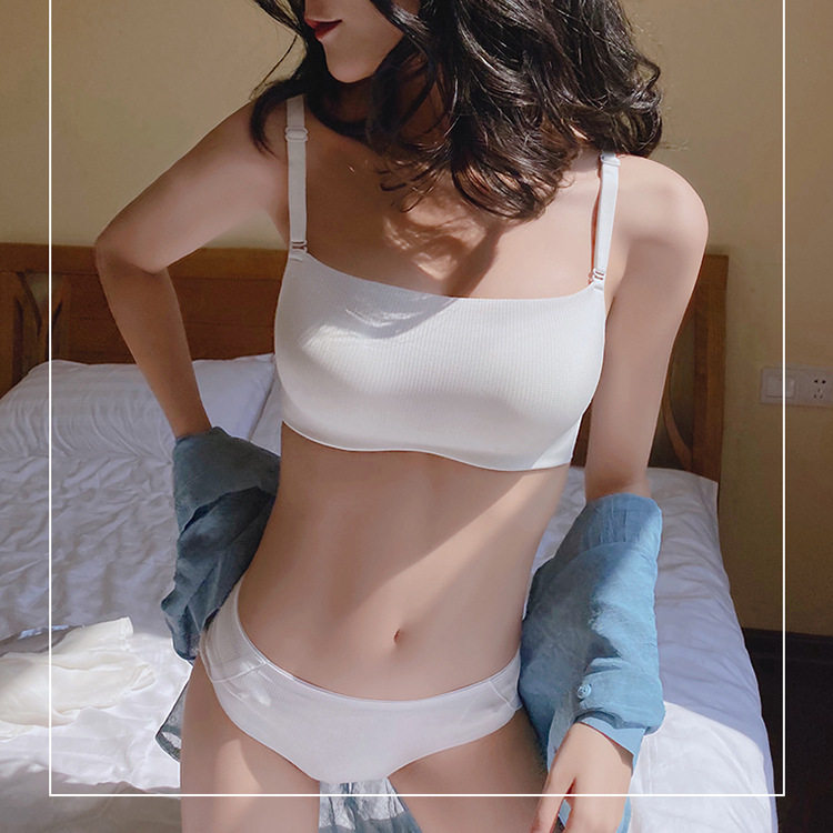 Tube top type anti-glare breathable underwear women's small chest gathered to show large no steel ring thin section seamless girl underwear set
