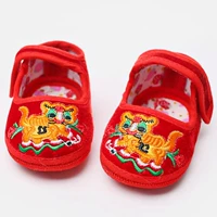 Красный горный тигр (золотые бархатные тигровые туфли)