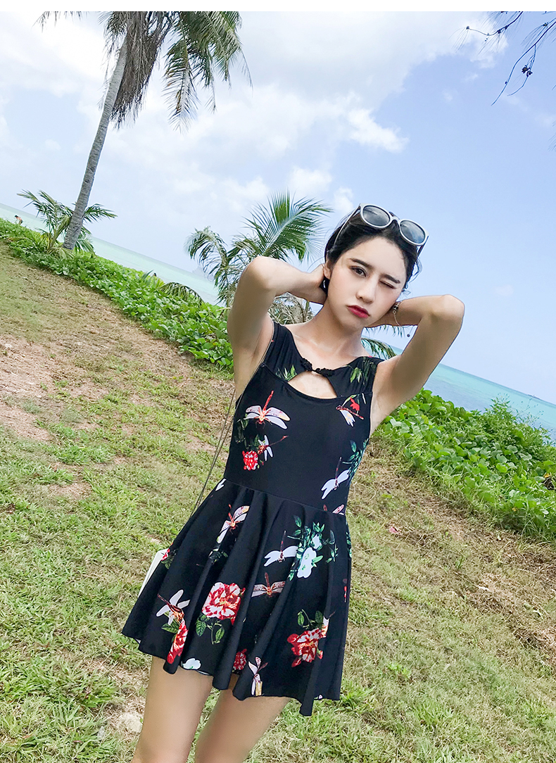 Áo tắm nữ bó sát bảo thủ ngực nhỏ tụ tập gợi cảm Hàn Quốc được che bụng mỏng kích thước váy liền thân nóng bỏng thời trang áo tắm - Bộ đồ bơi One Piece bộ đồ bơi nữ liền thân