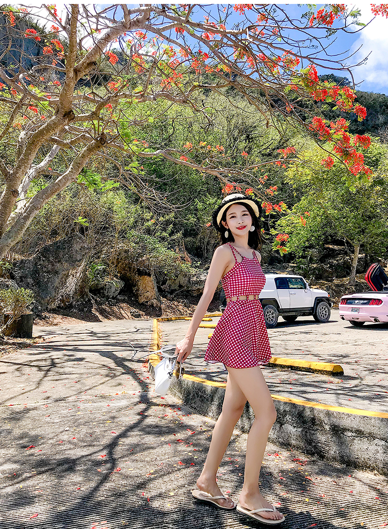 Áo tắm nữ liền thân bảo thủ che bụng hộp váy nhỏ ngực tụ tập Hàn Quốc retro đỏ nhỏ nước hoa mùa xuân nóng bỏng - Bộ đồ bơi One Piece đồ bơi 1 mảnh tay dài