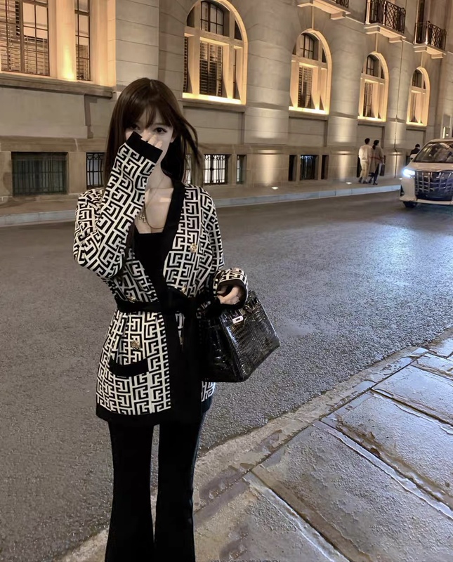 2025 Autumn/Winter New Vintage Pattern Belted Knitted Sweater Cardigan Elegant Slimming Versatile Casual Jacket Top for Women