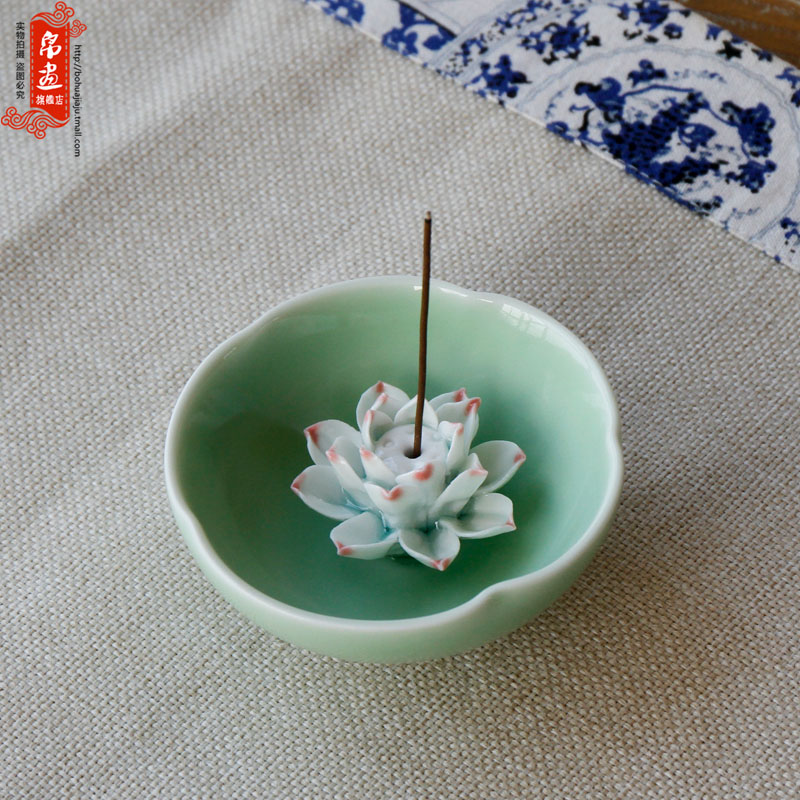 Jingdezhen ceramic aromatherapy censer furnishing articles manually shadow blue flower adornment triangle joss stick creative decoration