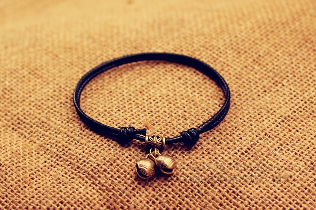 Phiên bản tiếng Hàn của vòng cổ nam retro đơn giản nữ dây đỏ mùa hè sinh viên gió quốc gia dễ thương Nhật Bản và Hàn Quốc thủ công dây đen lắc chân nữ pnj