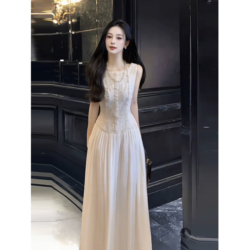 Rich Young Lady from Jiangsu, Zhejiang, and Shanghai, Miu-Style Outfit, Vacation Style, French Heavy Embroidery, Waist-Cinching Sleeveless Vest Dress