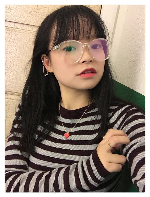 Kính nam nữ Hàn Quốc ulzzang kính phẳng nam vuông không độ lớn khung lớn trong suốt khung trắng kính cận