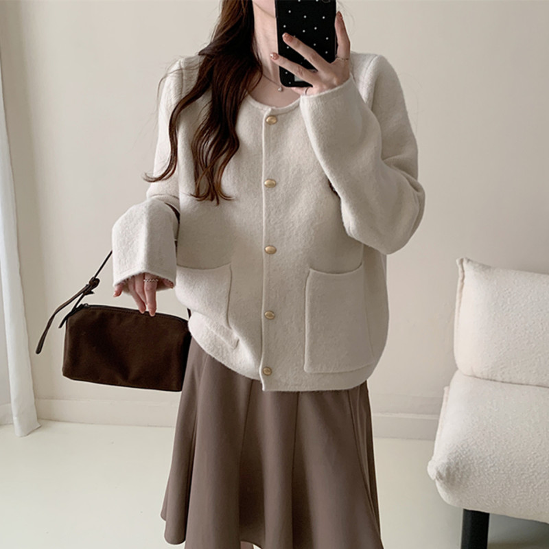Off-White Chanel-Style Knitted Cardigan for Women, 2026 Autumn New Korean Version, Loose Fit, Versatile, High-End Sweater Coat