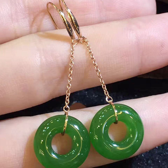 和田玉碧玉耳环怎么选？菠菜绿无瑕平安扣+18K金，值不值得入手？ -耳饰-淘宝百科网