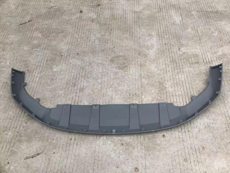 Suitable for BAIC EU5 front bumper rear bumper new energy eu500 front bumper rear bumper surrounding lower side skirt accessories