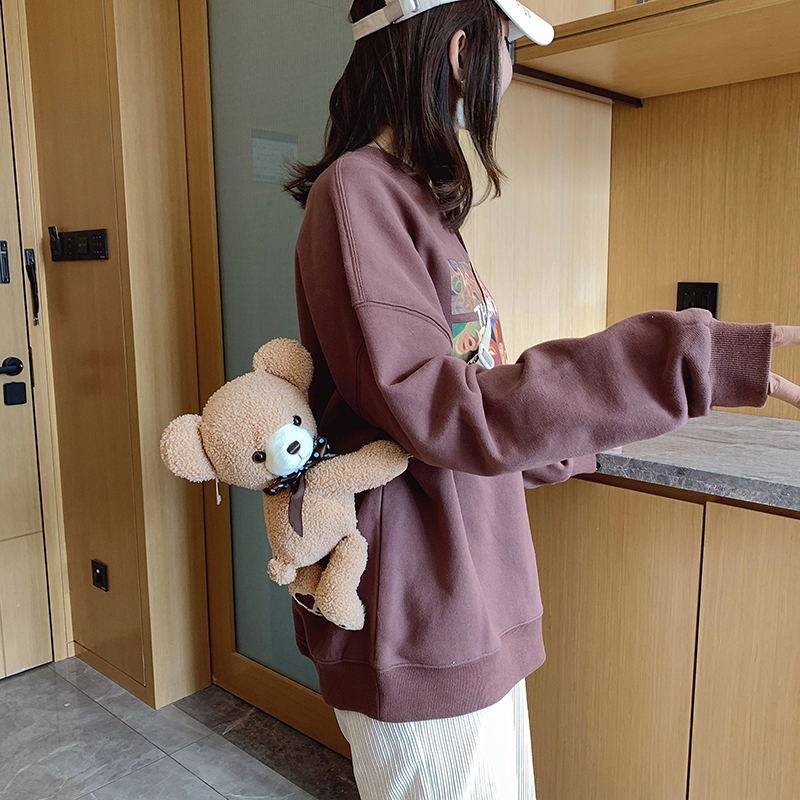Cute plush bag women's 2021 autumn and winter new Western style teddy bear messenger bag ugly cute lamb wool mobile phone bag