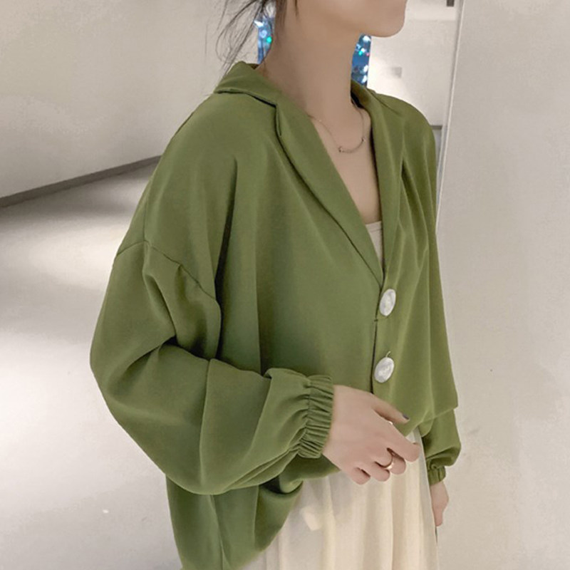 Korean version of chiffon shirt and skirt