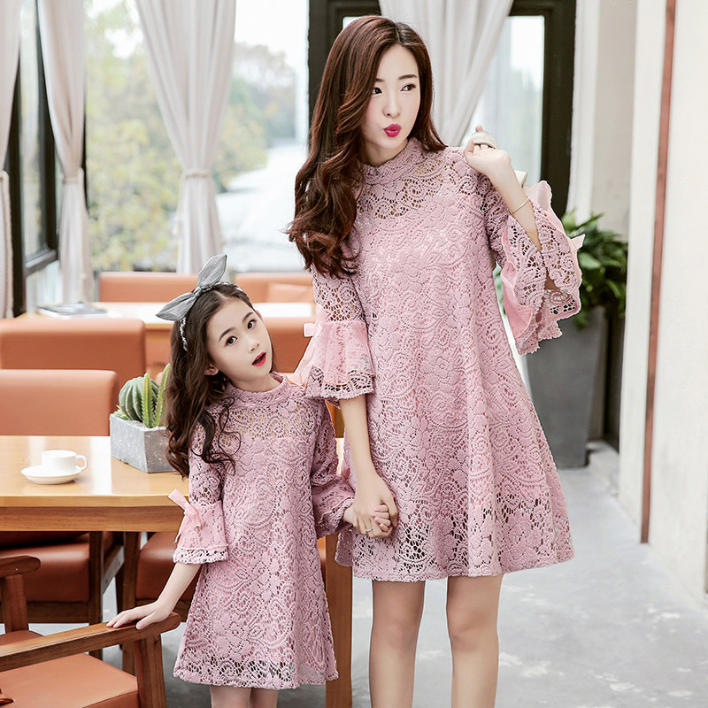 Pro-sub-dress Mother Feminists 2022 new Chaoyang Fashion High-end not the same Mother Subnet Red Spring Autumn Money