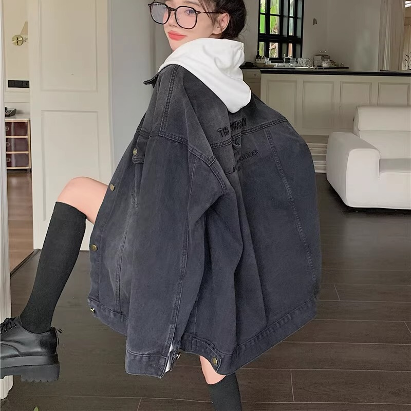 American Retro Washed and Distressed Letter Embroidered Black Denim Jacket for Women, Spring and Autumn Design, Loose-Fitting Jacket Top