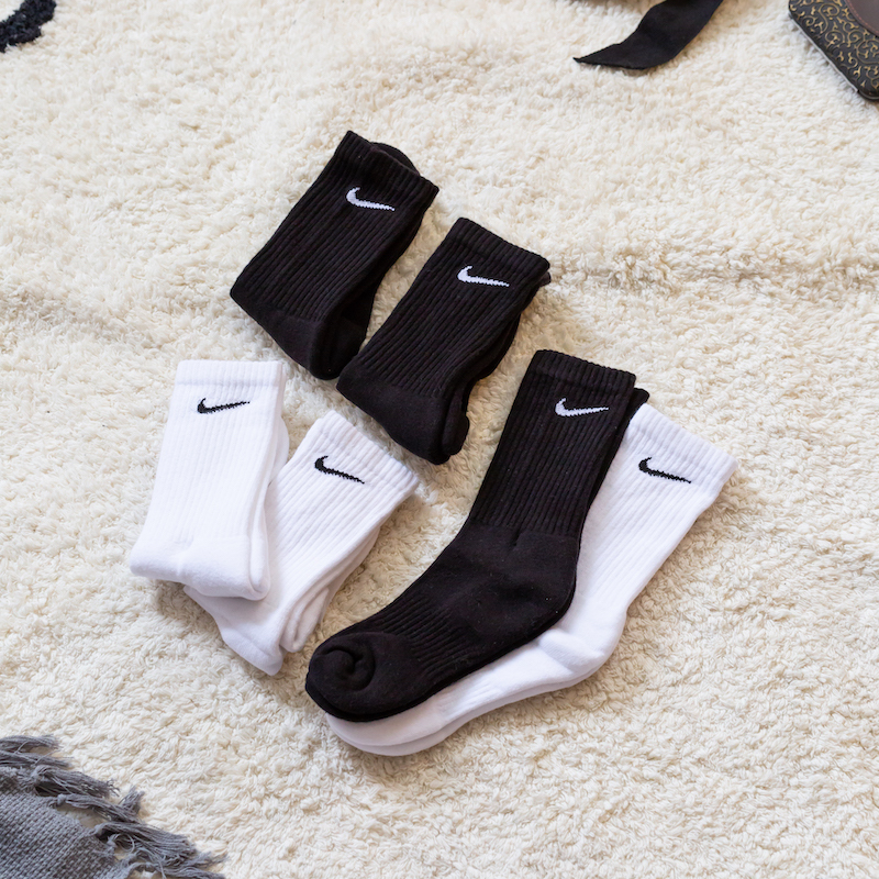 Nike Nike Black and White Sports Socks for Men and Women, High and Low Tube Basketball Training Running Socks, Towel Bottom Sx7664Sx7676 Nike Nike Black and White Sports Socks for Men and Women, High and Low Tube Basketball Training Running Socks, Towel Bottom Sx7664Sx7676
