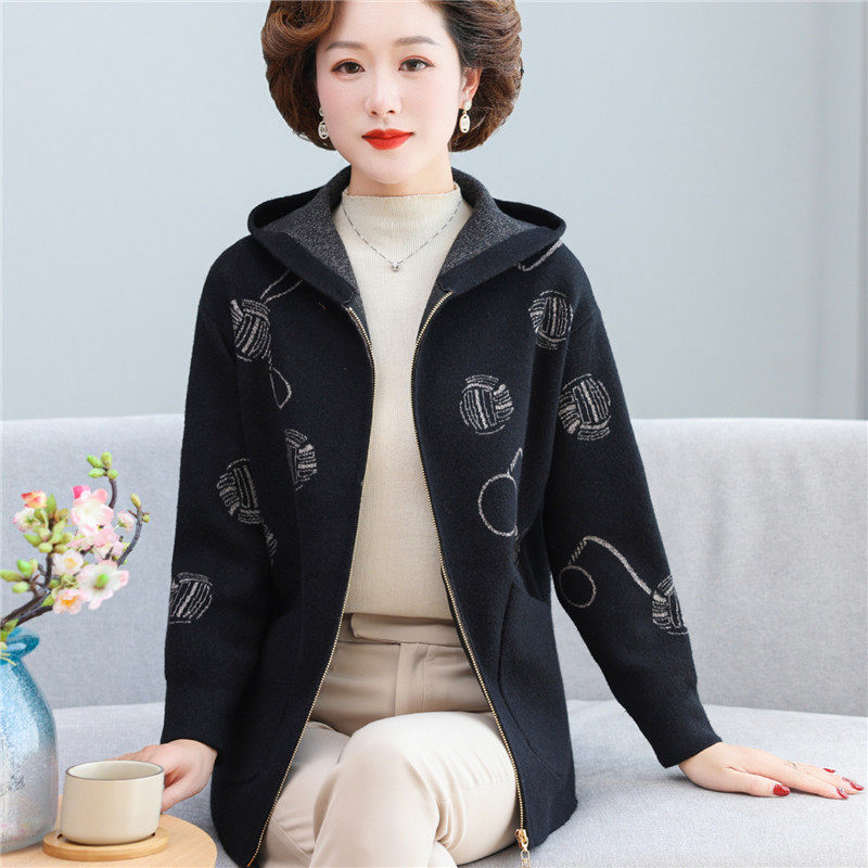New Mom Spring and Autumn Fashion Fashion Foreign Coat Long Sleeve Bracelet for Old Age Female Spring Temperament Even Cap Jacket Tide