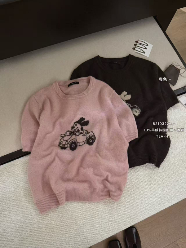 Korea 58.5% Sheep Wool 10.3% Cashmere Cartoon Bunny Round Neck Short-Sleeved Sweater for Women, Soft and Comfortable Korea 58.5% Sheep Wool 10.3% Cashmere Cartoon Bunny Round Neck Short-Sleeved Sweater for Women, Soft and Comfortable
