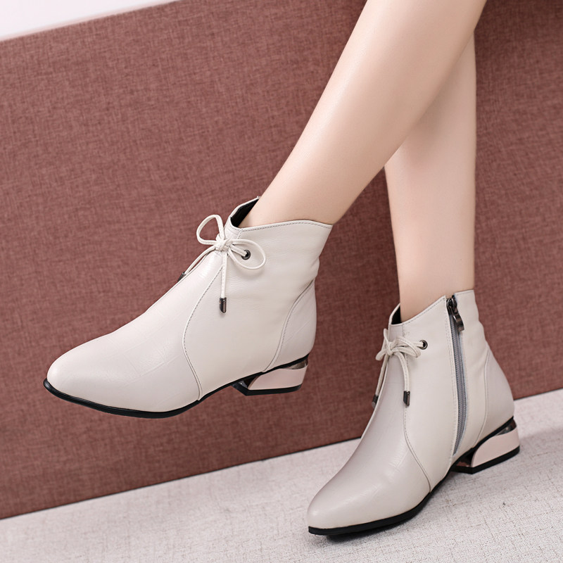 Flat ankle boots women's 2022 spring and autumn new leather low-heeled women's boots large size off-white all-match women's shoes short single boots