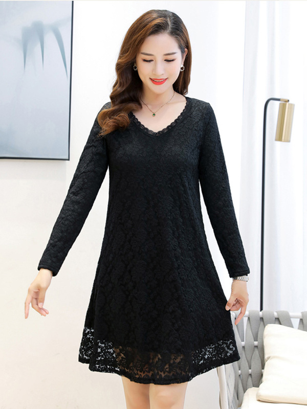 Fleece-Lined Thick Lace Dress for Women, Autumn and Winter, Loose Fit, Extra Large Size, V-Neck, Black Dress, Stylish Mother's Wear 100kg