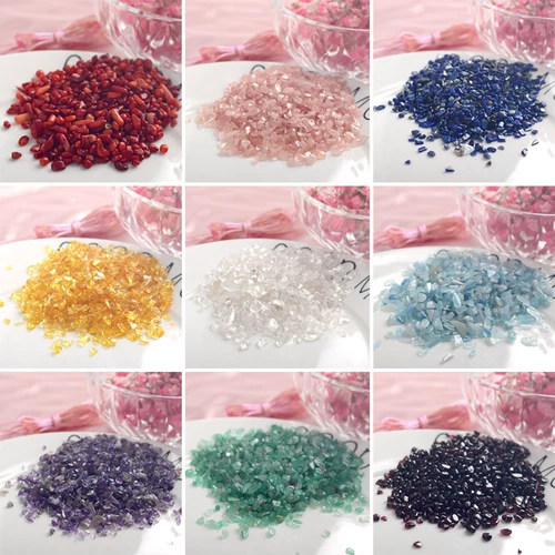 Обнаружение Crystal Stone Натуральная белая кристаллическая разбивая скалистый солент гранулированный гранулированный раздавляющий хрустальный уход