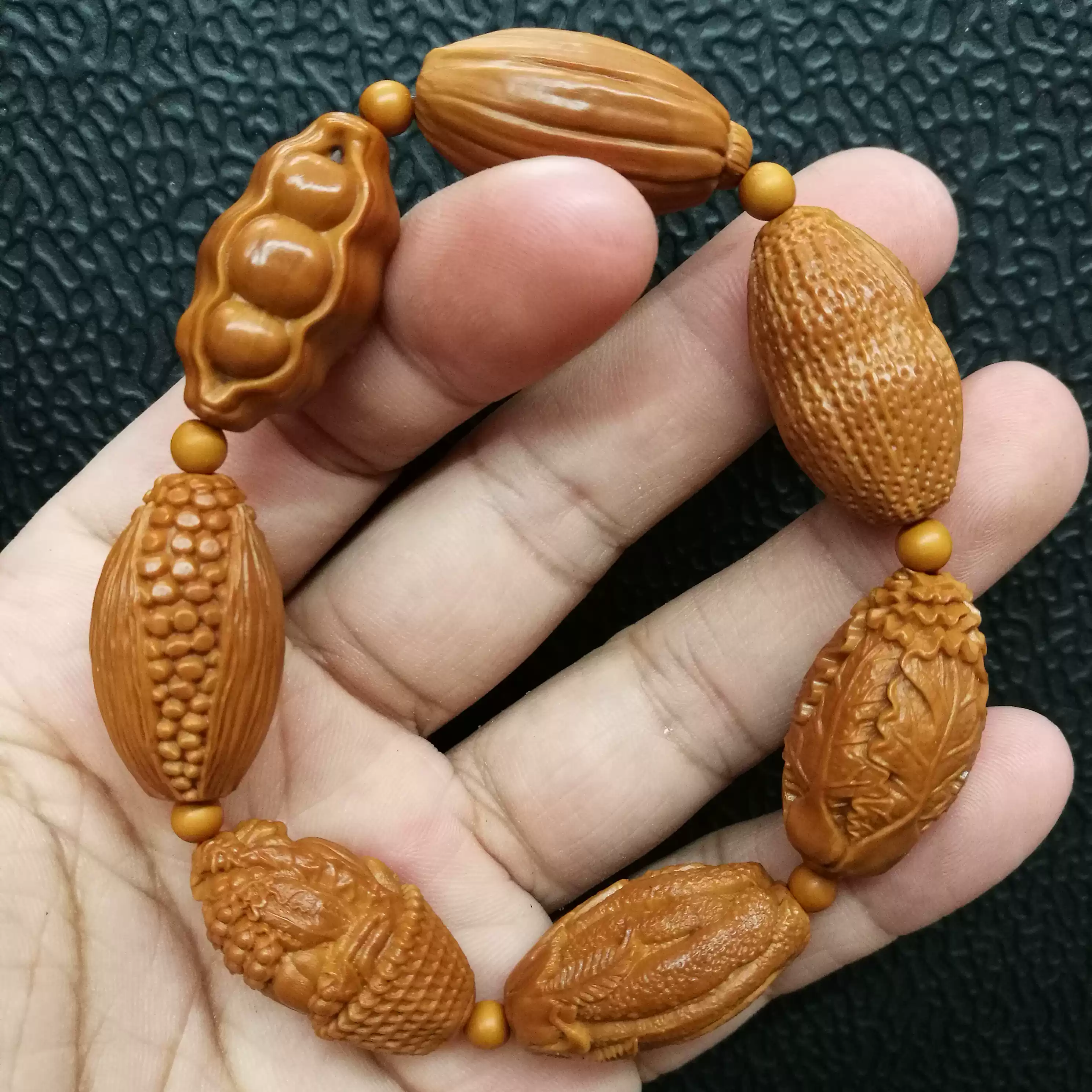 纯天然橄榄核雕刻手串蔬菜八宝核雕红润包浆老料核雕手工橄榄核吊坠招财