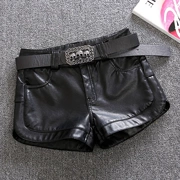 Cộng với quần short nhung nữ mẫu mùa đông 2018 mới mặc quần da pu nữ quần short nữ phiên bản Hàn Quốc của quần lọt khe đế bệt hoang dã