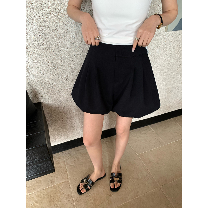 Wenran Korean-Style Black Floral Shorts for Women, Summer Loose Versatile A-Line Pants, Commuter Elegant Wide-Leg Pants