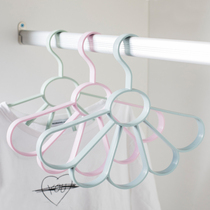 Yo-yo Circle Scarves scarves Girdle Belts Contained rack Ties Rack Scarves Racks rack Racks Containing Racks Silk Scarves