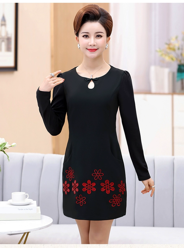 Áo sơ mi nữ trung niên chạm đáy áo sơ mi trung niên mẹ mùa thu và đông mới đoạn dài cộng với size cộng với váy cashmere váy đầm cho người 60 tuổi