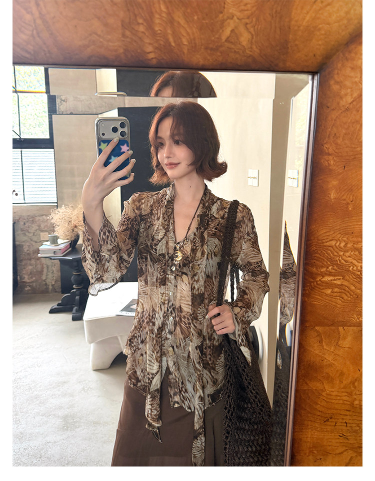 KELIFAN Leopard Print V-Neck Shirt