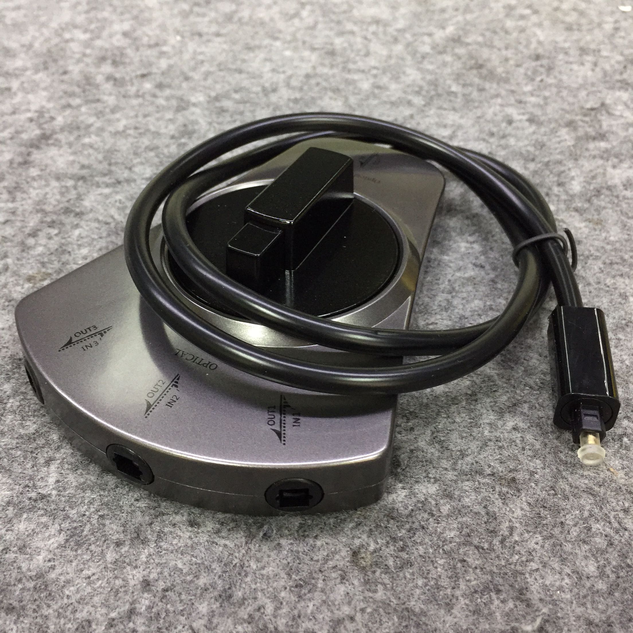 Fiber optic switcher Optical Audio Three-in-Dispenser SPDIF Toslink Digital Audio Three Cheers