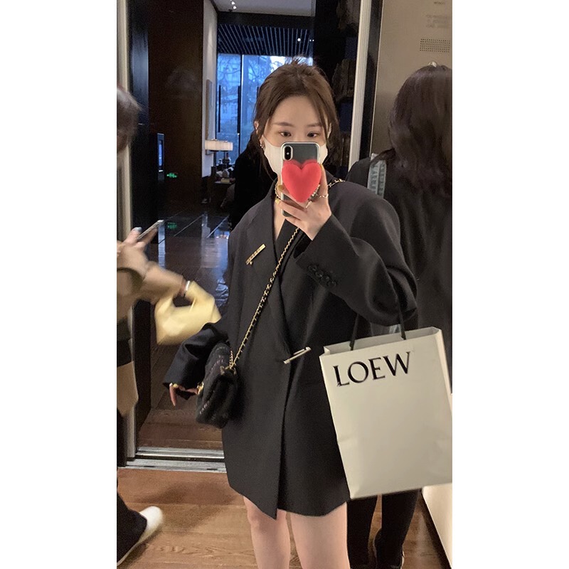 Oversized Black Blazer for Women, Large Size, Loose Fit, High-End Design, Niche Autumn New Style Suit Oversized Black Blazer for Women, Large Size, Loose Fit, High-End Design, Niche Autumn New Style Suit