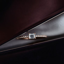 Wing｜Sugar cube 18k gold diamond ring Very fine ring arm with emerald cut diamonds Super special