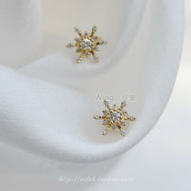Wing｜Lingxiao 18k gold diamond stud earrings The little snowflakes around the ear are particularly beautiful