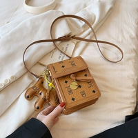 Коричневая подвеска