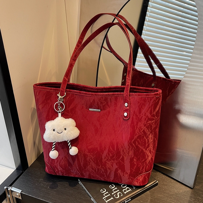 Red Large Bag for Women 2026 New Model Large Capacity Commuter Shoulder Tote Bag Wedding Bridal Bag for Everyday Use