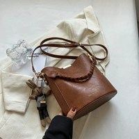 Коричневая подвеска